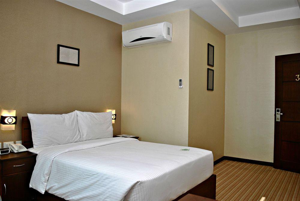 Orion Hotel Manila Eksteriør billede